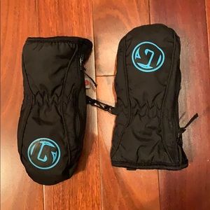 Boys winter mittens - 2t. Never worn